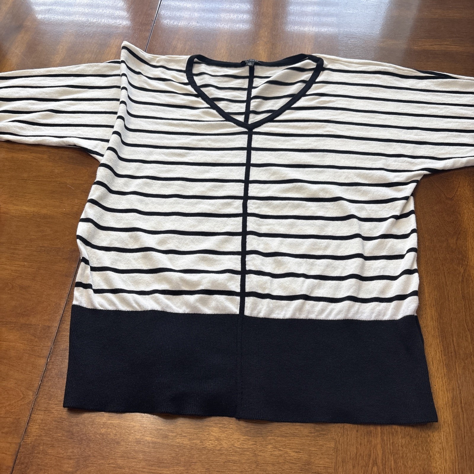 Talbotts Women's Black And White V Neck Sweater With 3/4 Sleeves Large